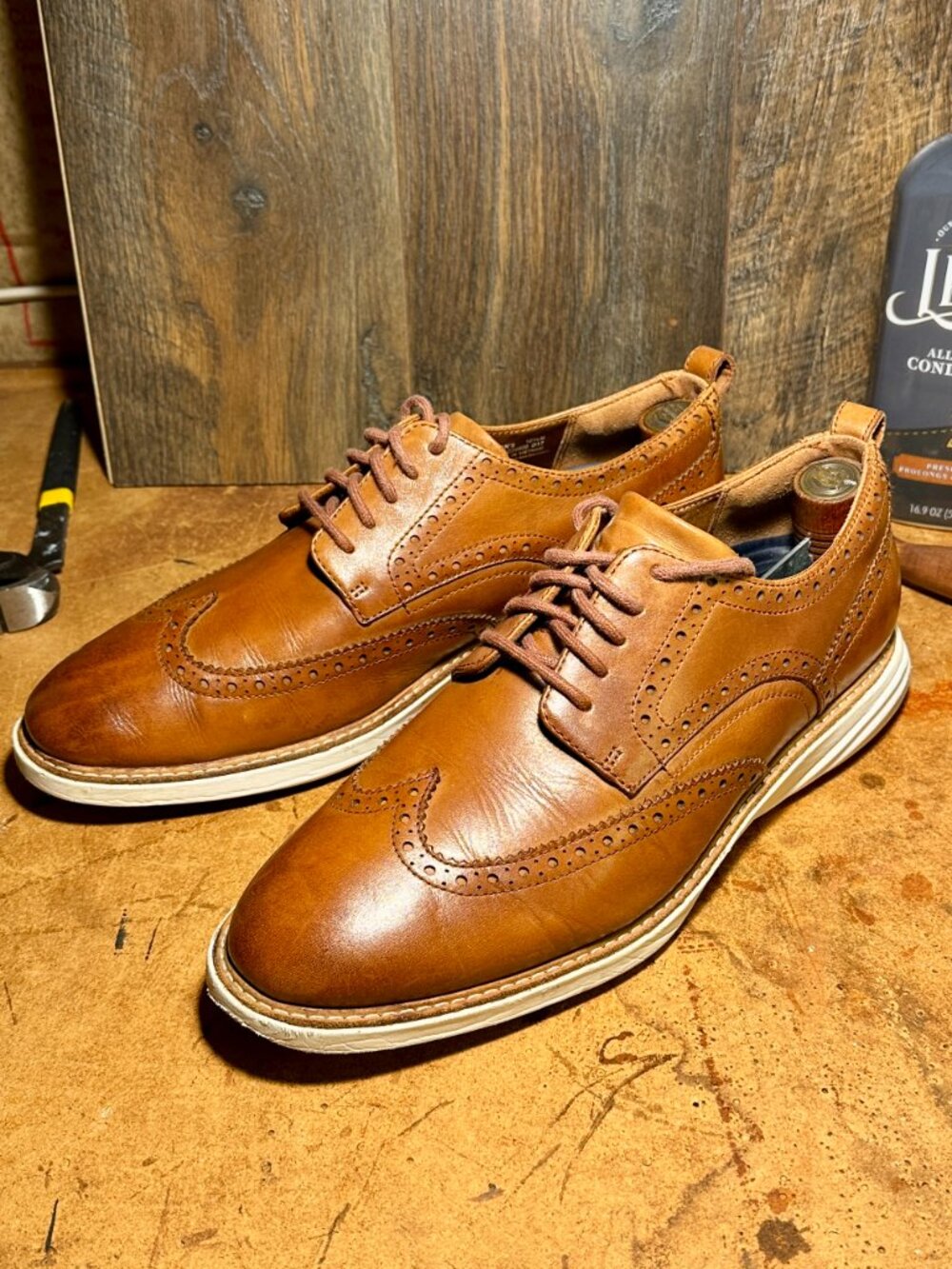Cole Haan Men’s Wingtip Derby Shoes British Tan Size 10.5 C26930
